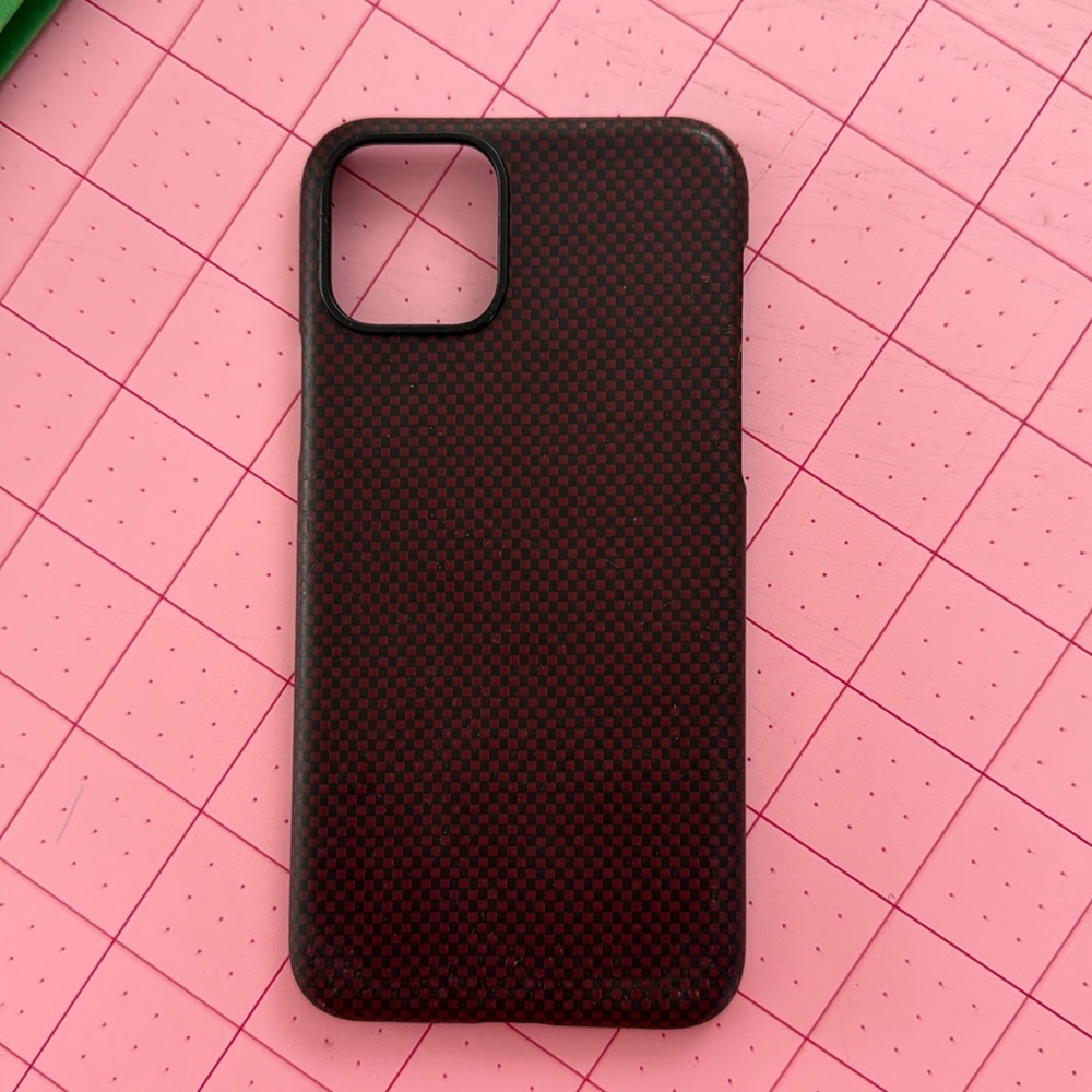 Pitaka iPhone 11 Magnetic Case
